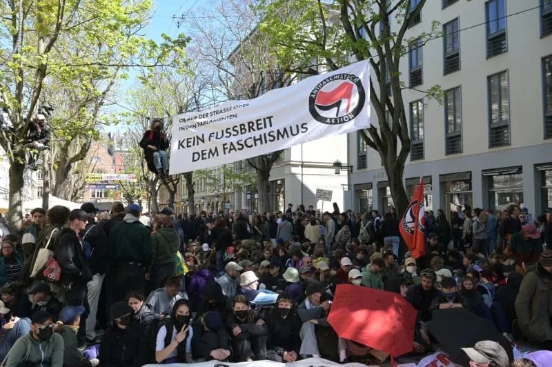 Frisch aus dem Eis - Live-Eishütchendemo im Online Casino